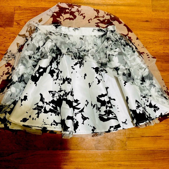 🔐Trixxi black and white skirt🔐 - Picture 2 of 3